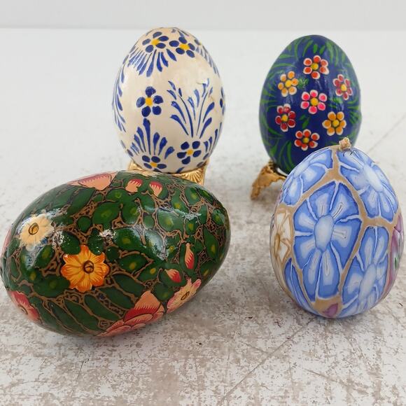 VTG Hand-Painted Decorative Wooden Eggs Floral Decorative Lot of 4 w/ 2 Stands - Picture 3 of 16